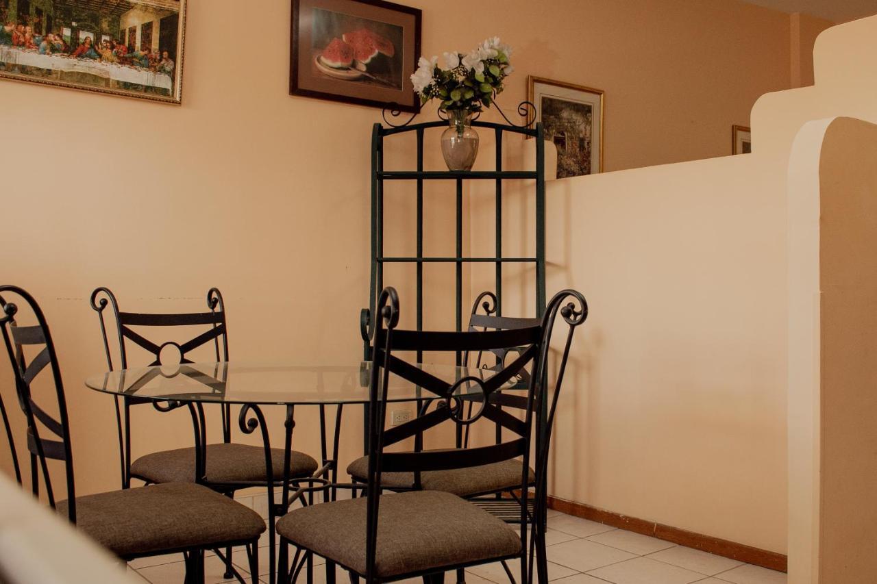 Suites Cervantes 치와와주 외부 사진